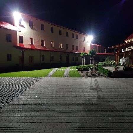 Bed and Breakfast Bendovsky Dvur Dusniky Екстер'єр фото