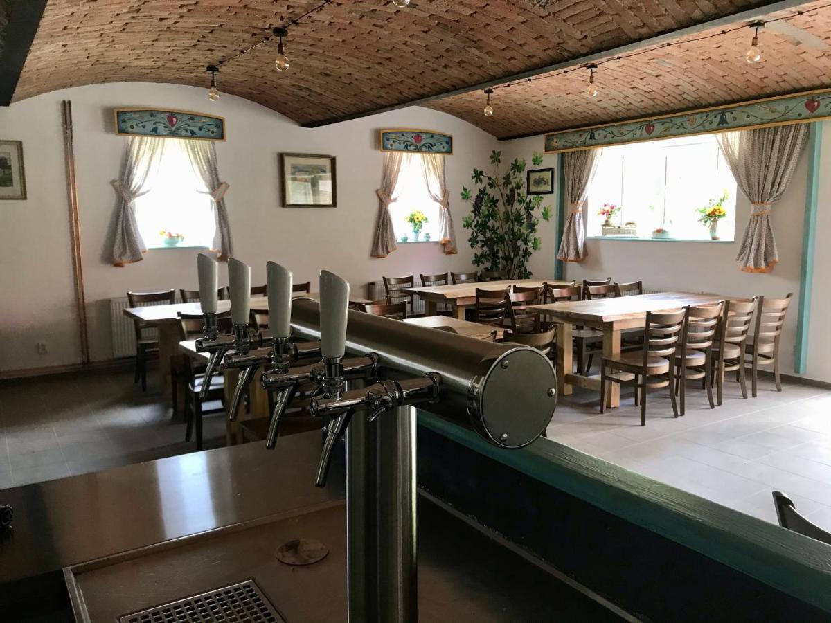 Bed and Breakfast Bendovsky Dvur Dusniky Екстер'єр фото